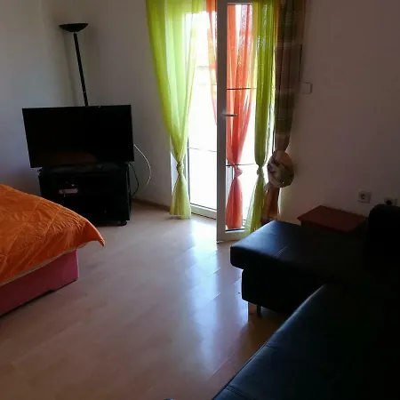 Gina 3 Novigrad (Istria)